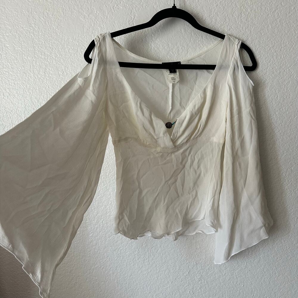 Y2K Bebe White Bell Sleeve Top Cold Shoulder Plunge Fairy Boho - Picture 4 of 7